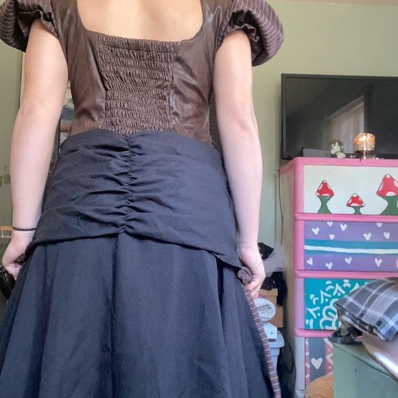 Steampunk Brown Ruffled Dress - Picture 2 of 3